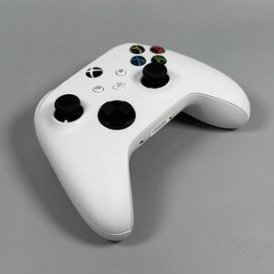 MICROSOFT XBOX X SERIES WIRELESS CONTROLLER Model 1914 Color: WHITE.